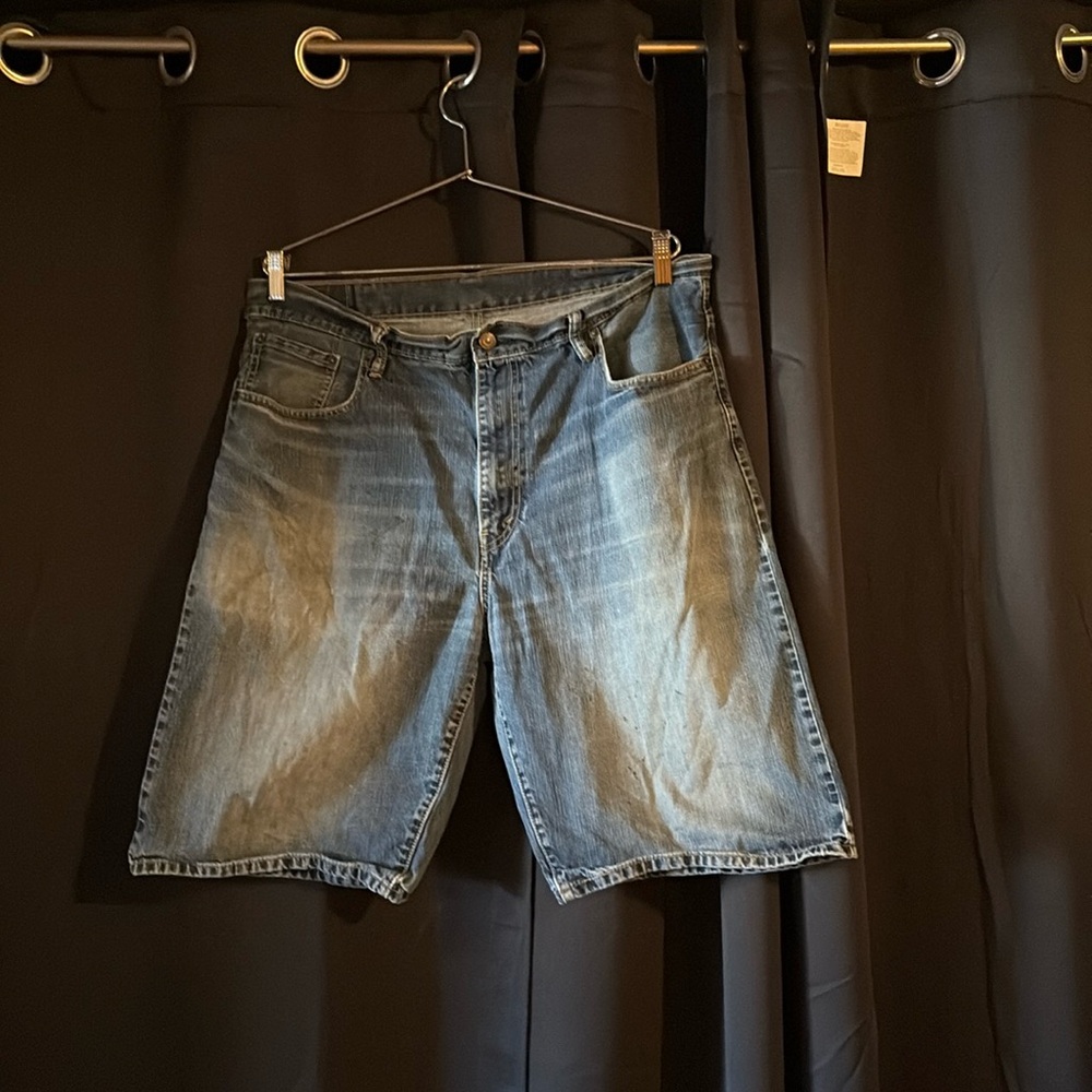 Levi’s 569 men’s jean shorts size 38